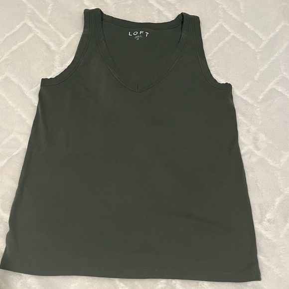 LOFT Tops - LOFT Cache green sleeve top Slightly used - worn 2x Great Shape - Size M